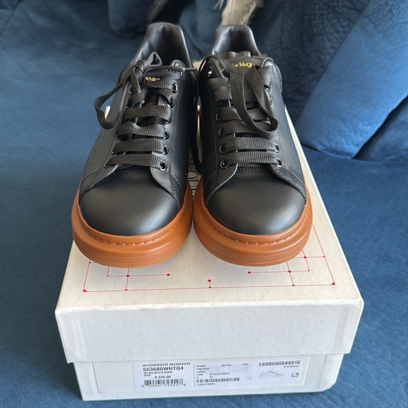 Alexander McQueen Black & Tan Larry Contrast
Sole Platform Sneaker Size 44 US 11 - Picture 5 of 11